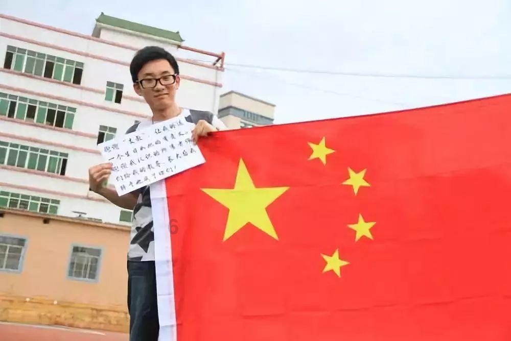 年年有余/旦月阁珍藏宋龙泉窑粉青塑贴双鱼莲瓣纹洗